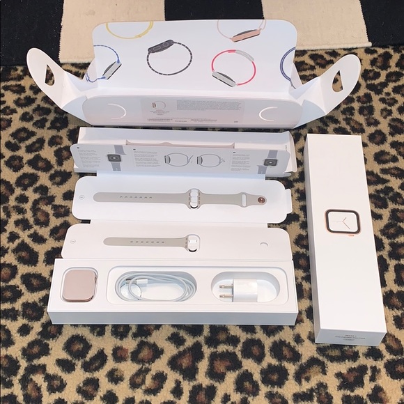 Apple Accessories - APPLE WATCH SERIES4 STAINLESS STEAL GOLD GPS+CELL.